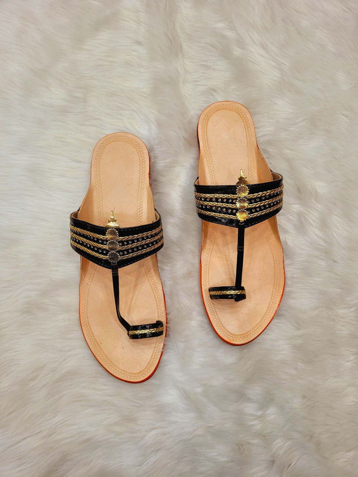 Ladies Premium Kolhapuri Chappal Black – Kolhapuriwala – India's
