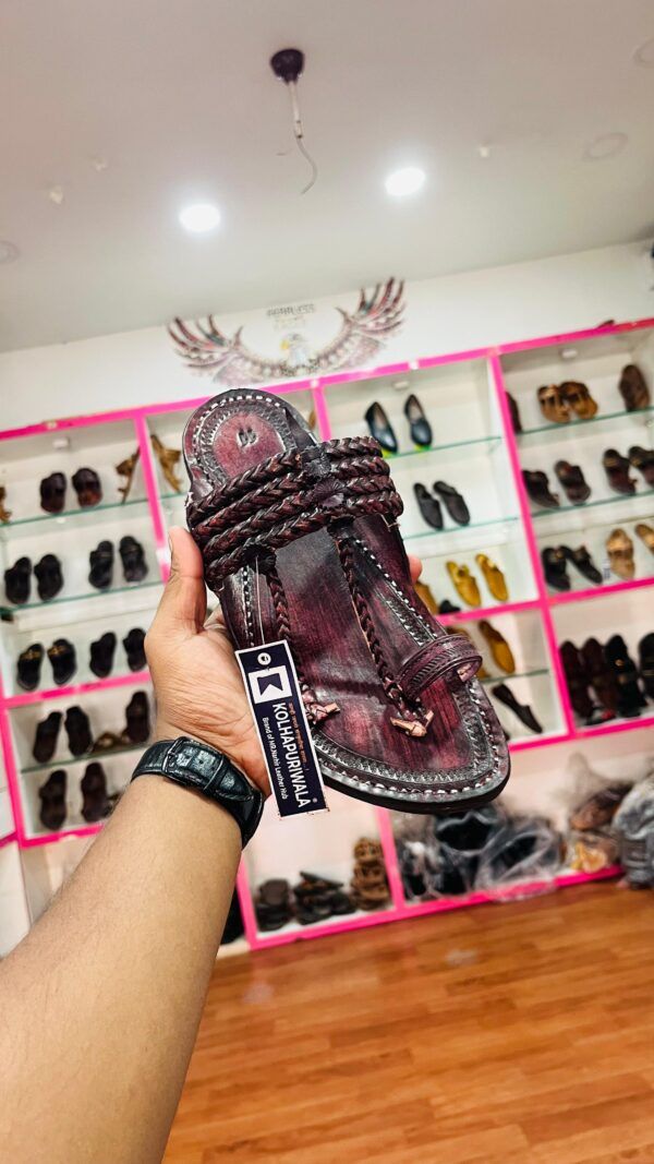 4 Veni Kapshi Kolhapuri Chappal